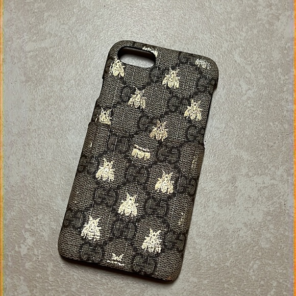 Authentic Gucci Monogram with Gold Metallic Bees Cardholder Phone Case - Picture 3 of 5